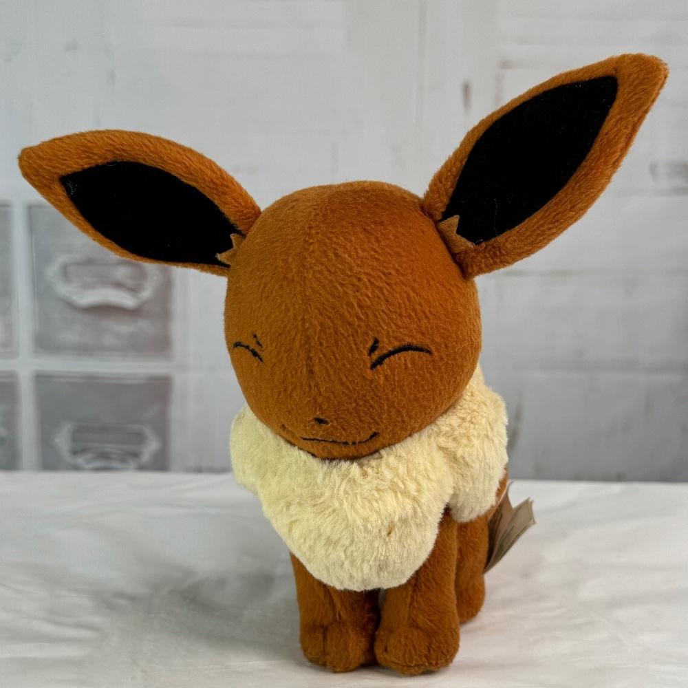 Pokemon Eevee Eyes Closed Tomy Nintendo Plush 6” Toy 2016 Stuffed Animal Gamer